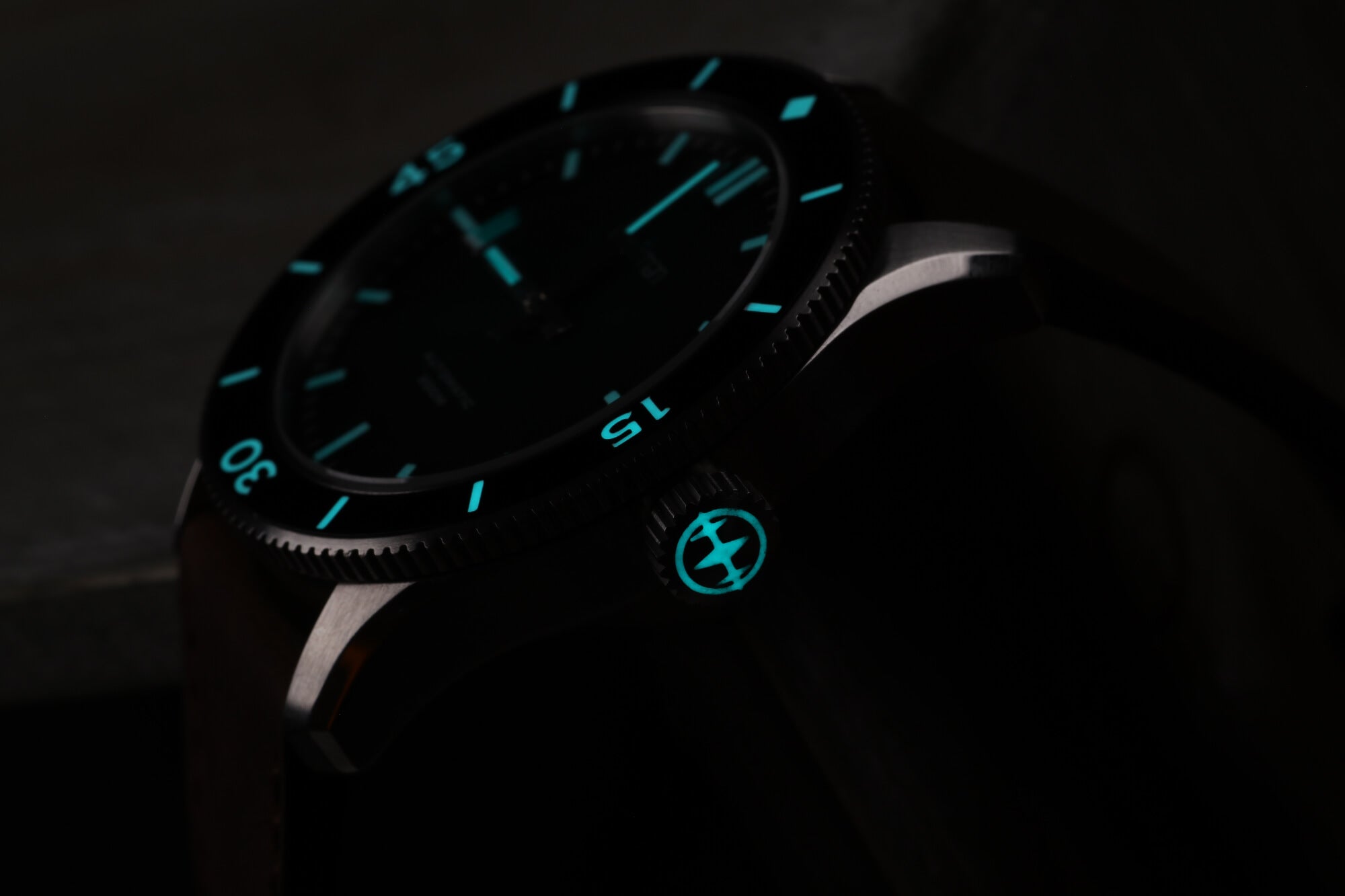 Dive watch BGW9 luminous markers showing in the dark